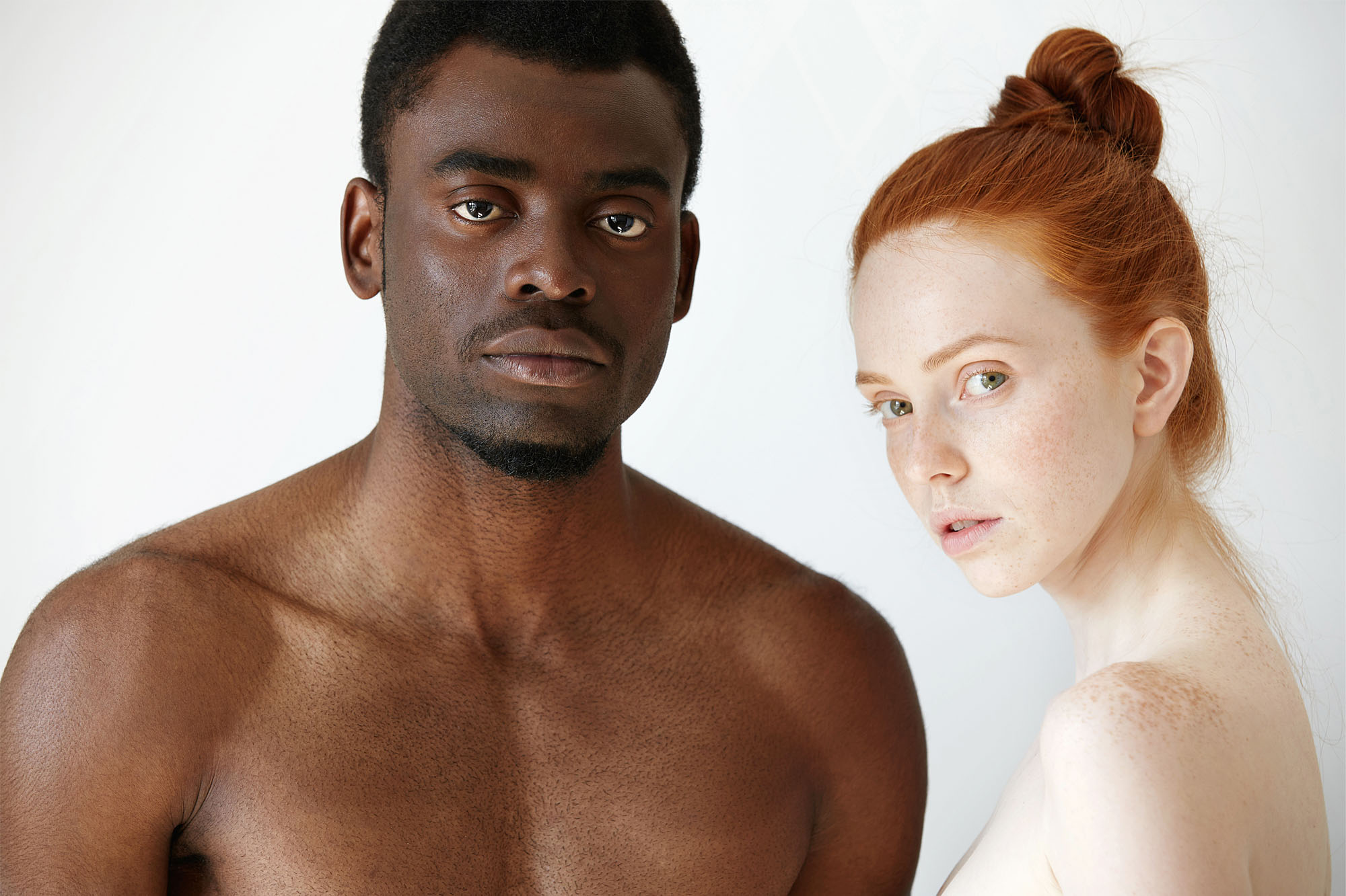 черный мужчина и белая женщина